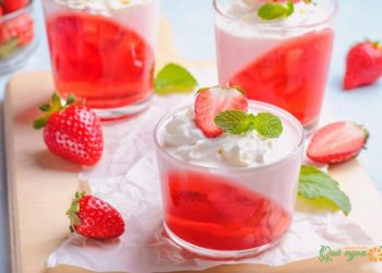 Cách làm món tráng miệng Parfait Jello dâu tây