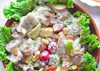 Cách làm Salad Waldorf thanh long thay đổi khẩu vị
