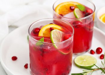 Cách pha chế Mocktail lựu cam chanh với nước Sparkling
