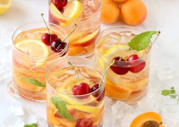 Cách pha chế Sangria Rosé mùa hè tuyệt vời nhất
