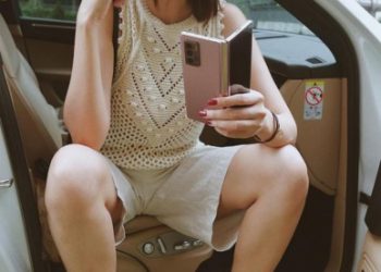 Chăm diện 3 đôi giày bệt này nên sao Việt mặc đồ rất trẻ trung, đúng mốt