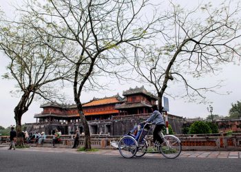Chia sẻ kinh nghiệm du lịch: Đi Huế ăn gì?