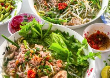 Có những quán HỦ TIẾU MÌ nhìn bình thường mà lại làm dân tình mê mẩn