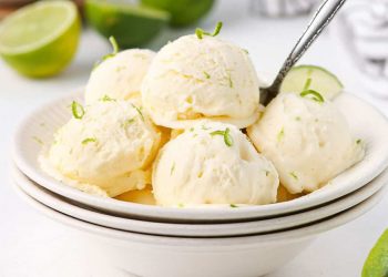 Công thức làm kem chanh chỉ với 3 nguyên liệu đơn giản