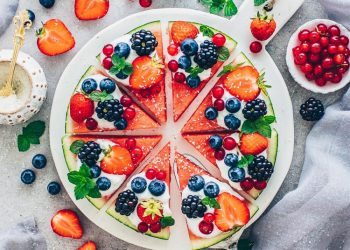 Công thức Pizza dưa hấu mới lạ kết hợp hoàn hảo với trái cây tươi