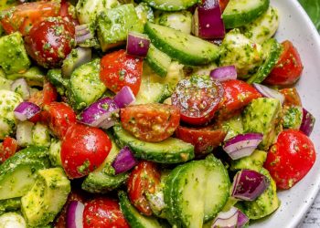 Công thức salad bơ cà chua kiểu Ý tốt cho sức khỏe