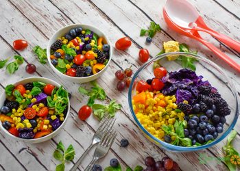 Công thức salad cầu vồng từ các loại rau củ trái cây