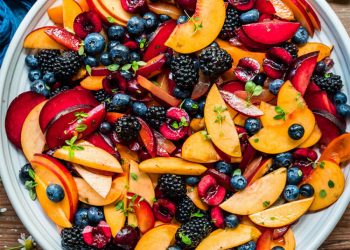 Công thức salad trái cây mix đủ vị từ các loại quả có hạt