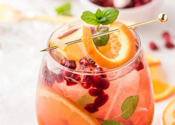 Công thức Sangria lựu tốt nhất cho mọi bữa tiệc
