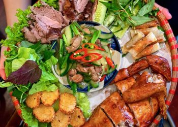 Lưu “gấp” 7 quán gà nướng cơm lam đà lạt ngon mê mẩn
