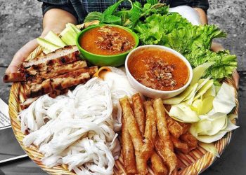 Nem nướng Nha Trang – Đặc sản ẩm thực của xứ biển 