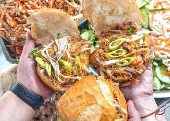 Thử ngay ổ BÁNH MÌ CÓC gà xé độc lạ, bán hơn 1000 ổ/ngày ở Gò Vấp