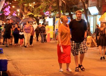 Vô vàn món ngon ở chợ đêm ẩm thực phố cổ Hà Nội