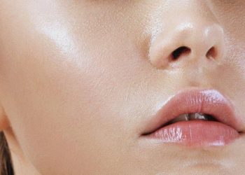 Skincare cho da dầu mụn trong mùa hè sao cho chuẩn?