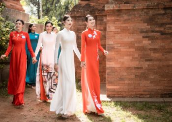 Người đẹp Miss World Vietnam 2022 đẹp rạng ngời trong tà áo dài