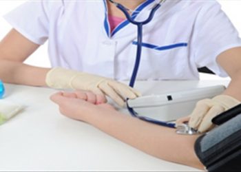Phòng ngừa tụt huyết áp đột ngột bằng những phương pháp đơn giản