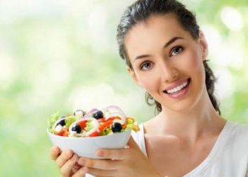 Bổ sung ngay tám thực phẩm sáng mắt cho cả gia đình này