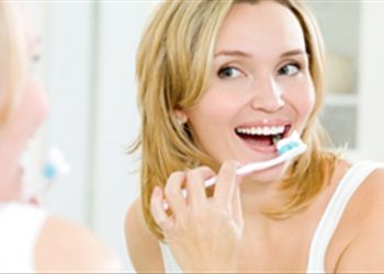 Hướng dẫn các chị em cách vệ sinh răng miệng khi mang thai