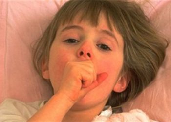 Hướng dẫn mẹ cách dùng thảo dược trị ho an toàn và hiệu quả cho bé