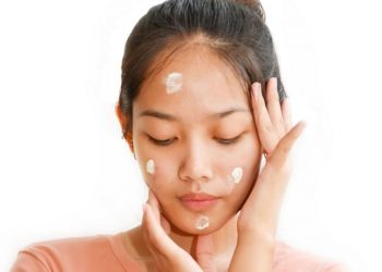 Nếu bạn đang có ý định tẩy nốt ruồi thì nên biết điều này