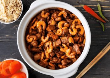 Tôm rim thịt ba chỉ mặn ngọt: 5 cách làm đơn giản nhất tại nhà