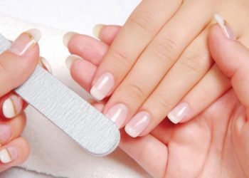 5 cách bạn đang làm hỏng móng tay của bạn