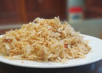 Cơm độn ăn nhút chấm tương, không chê nghèo khó thì thương nhau cùng