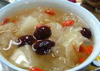 Nấm tuyết ăn cực kỳ ngon bổ cho mùa Vu lan, nhưng chớ dại ăn sống rồi lại đổ tại tháng cô hồn