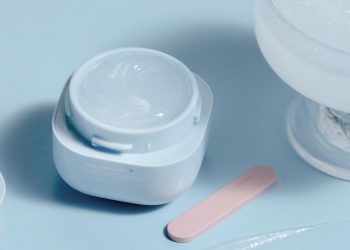 Review kem dưỡng ẩm Laneige Water Bank Blue Hyaluronic Cream Oily: Có làm hài lòng làn da hỗn hợp, dầu, mụn “khó chiều”?