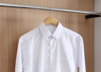 Áo sơ mi của bạn bị nhăn nheo “khó chiều”? Thủ sẵn 4 thủ thuật này ngay!