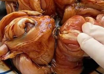 Đùi gà chiên thế này rất ngon giòn, nhanh gọn, trông còn ‘sang chảnh’