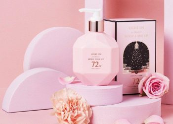 Review sữa dưỡng thể B.O.M Light On In Shower Body Tone Up: Dưỡng da trắng mịn tức thì?