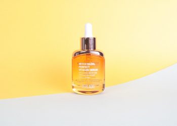 Review tinh chất Derladie Witch Hazel Perfect Vitamin Serum: Ngừa mụn, giảm thâm, chăm da dịu nhẹ