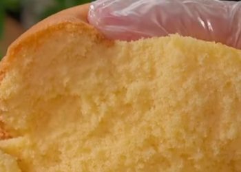 Cách làm bánh bông lan dễ và nhanh nhưng rất ngon bằng nồi cơm điện, chỉ cần trứng, bột bán sẵn và chút dầu ăn