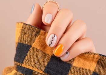 8 mẫu nail tinh tế bạn nên thử dịp thu năm nay