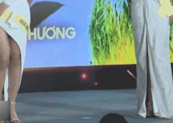 Chiếc váy xẻ “hiểm hóc” khiến thí sinh hoa hậu lúng túng, khách mời “nóng mắt”