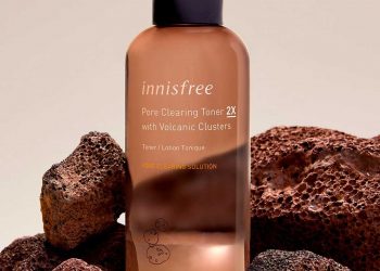 Review nước cân bằng da từ tro núi lửa Innisfree Jeju Volcanic Pore Toner: Kiểm soát dầu nhờn, dưỡng da ẩm mịn