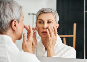 Mẹo chăm sóc da tiền mãn kinh