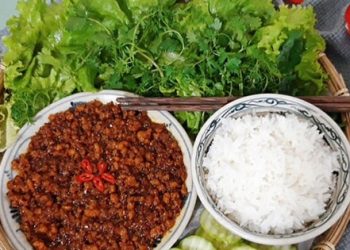 Thịt lợn vai hoặc thịt ba chỉ khi chưng mắm tép chỉ cần thêm 1 thìa gia vị này chắc chắn thơm ngon không cưỡng nổi