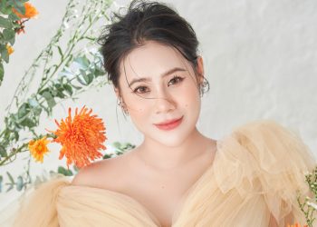 Tăng 16kg trong thai kỳ, Hồ Bích Trâm vẫn tự tin khoe dáng