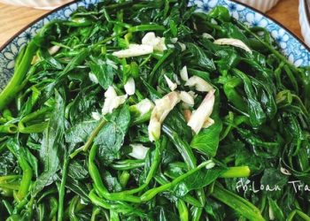 Luộc rau mở hay đậy nắp nồi mới đúng? Thật ra cách nào cũng được, bí quyết nằm ở loại gia vị nhà nào cũng có