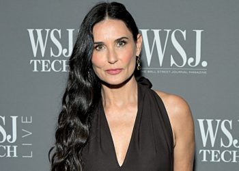 Bí quyết gìn giữ thanh xuân của Demi Moore