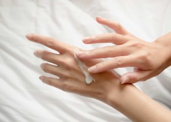 Review 10 kem dưỡng da tay tốt đánh bay nỗi lo rạn nứt, bong tróc mùa hanh khô