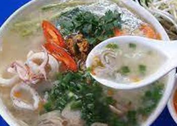 4 bước cực kỳ đơn giản là xong nồi cháo mực nóng hổi, thơm ngon, bổ dưỡng thưởng thức tại nhà