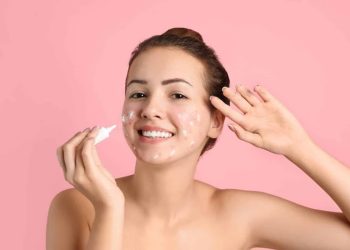 Top 4 các thuốc trị mụn ẩn dạng bôi được bác sĩ da liễu khuyên dùng