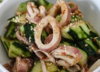 Mực trộn dưa chuột giòn ngon mát lành