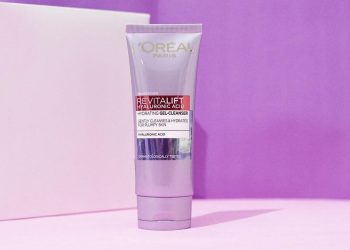 Review gel rửa mặt L’Oreal Revitalift Hyaluronic Acid: Giúp da mịn màng, mềm mại như nước