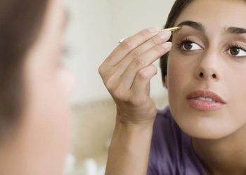 Tập vẽ chân mày như người chuyên nghiệp để đi chơi tết