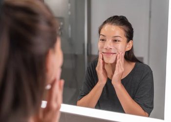7 dấu hiệu cho thấy bạn đang dùng mỹ phẩm không phù hợp