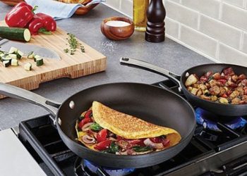 Dùng chảo chống dính ‘hết date’ để nấu nướng, nhiều người bỏ qua bước quan trọng này, chuyên gia liền lên tiếng ngay